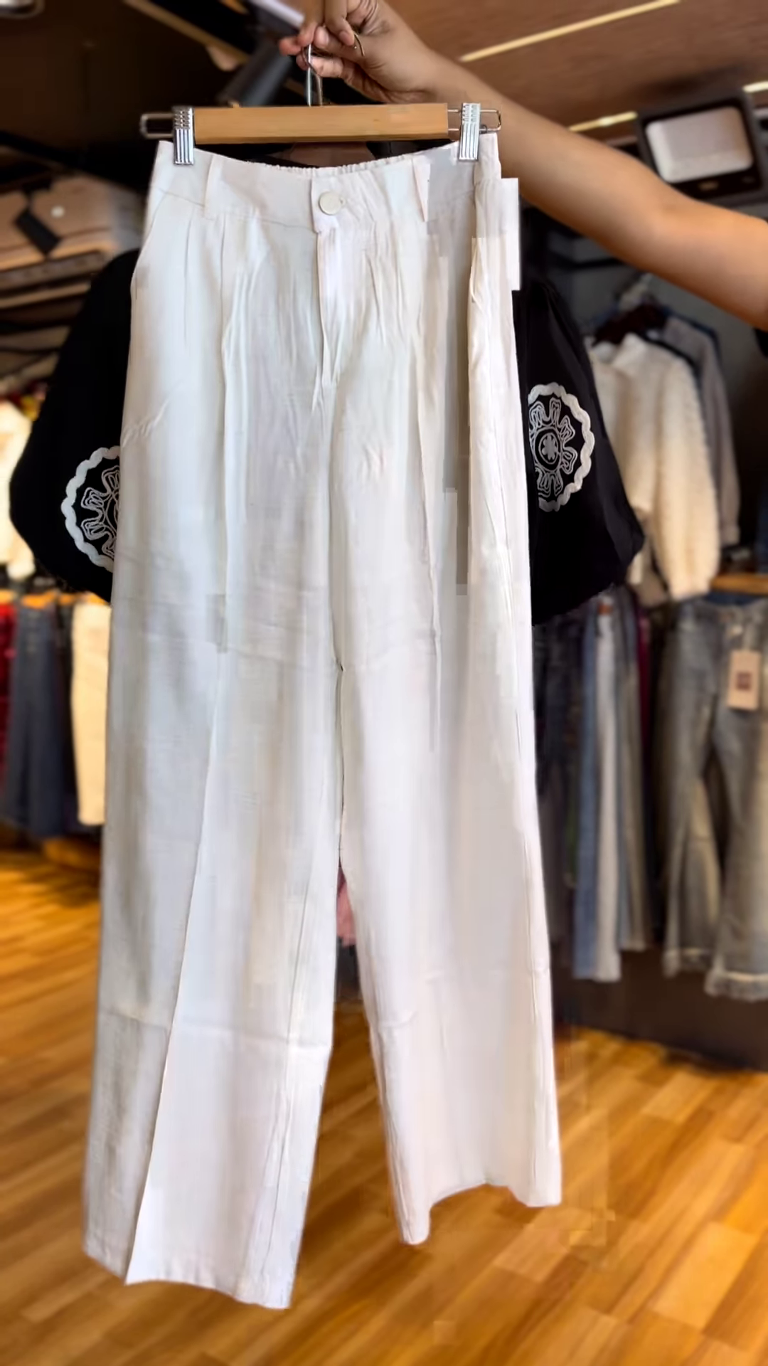 Embroidered Crop Shirt – Chic & Elegant - Image 2