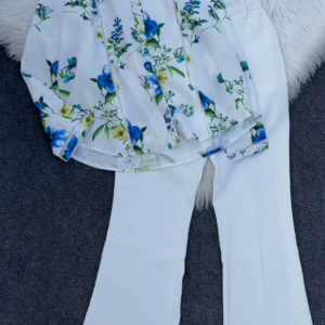 Elegant Floral Print Blouse – A Touch of Sophistication & Freshness