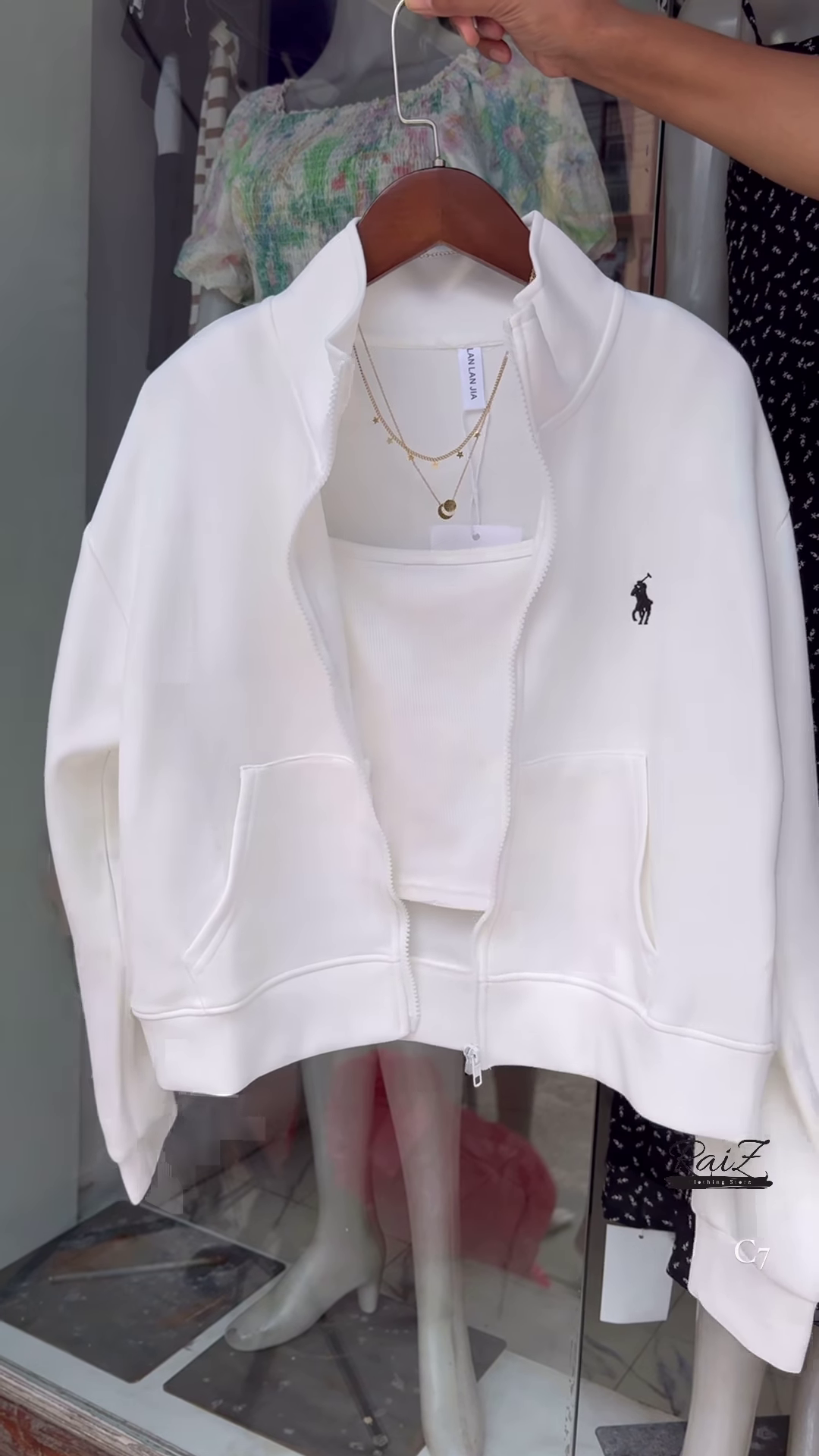 Chic & Cozy: Women's High Neck Front-Open Sweatshirt for Effortless Style - Image 2