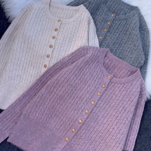 Elegant Cable Knit Cardigans – Cozy Texture and Timeless Design