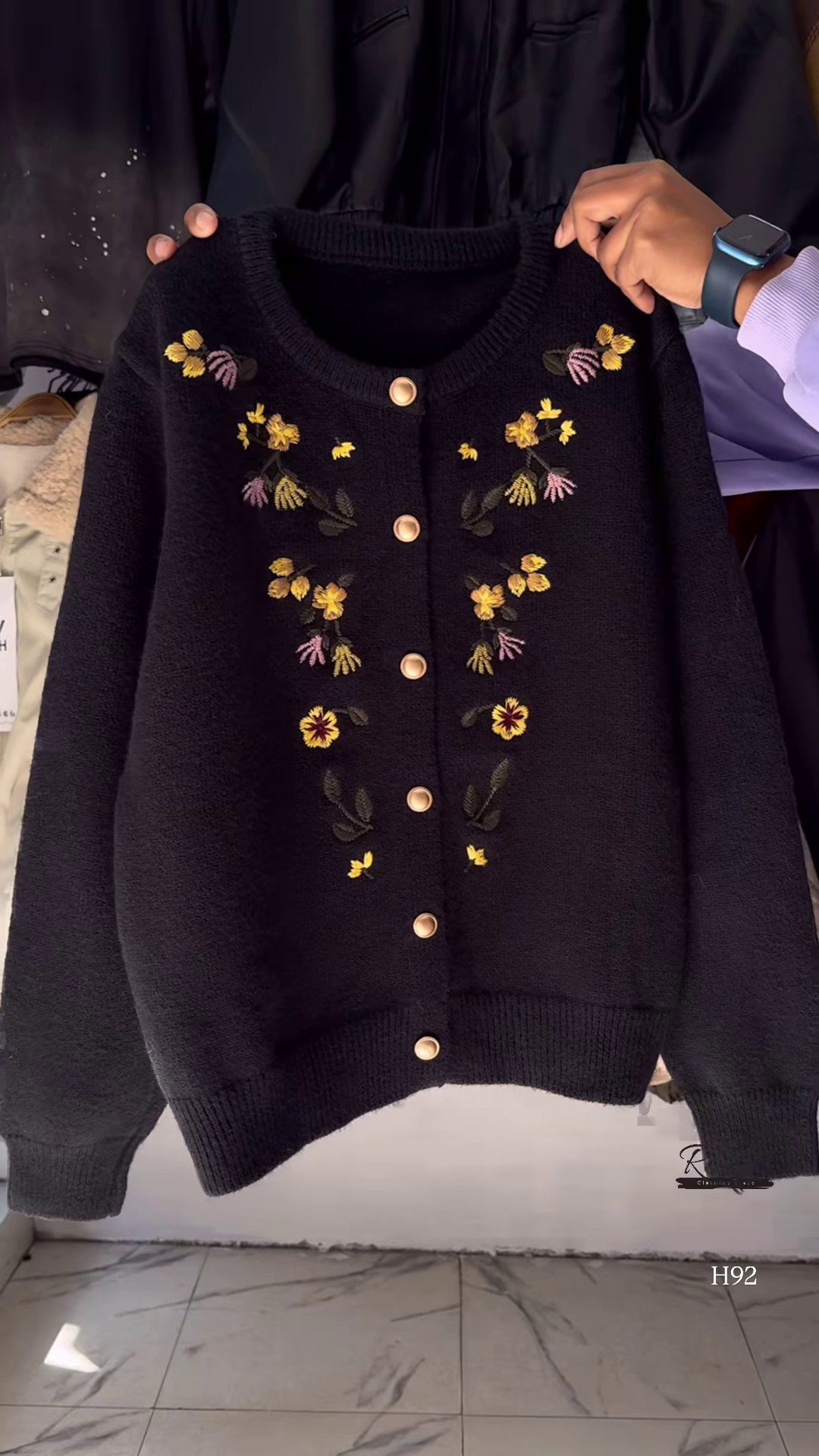 Elegant Embroidered Knit Vests – Timeless Layering Pieces with Stylish Details