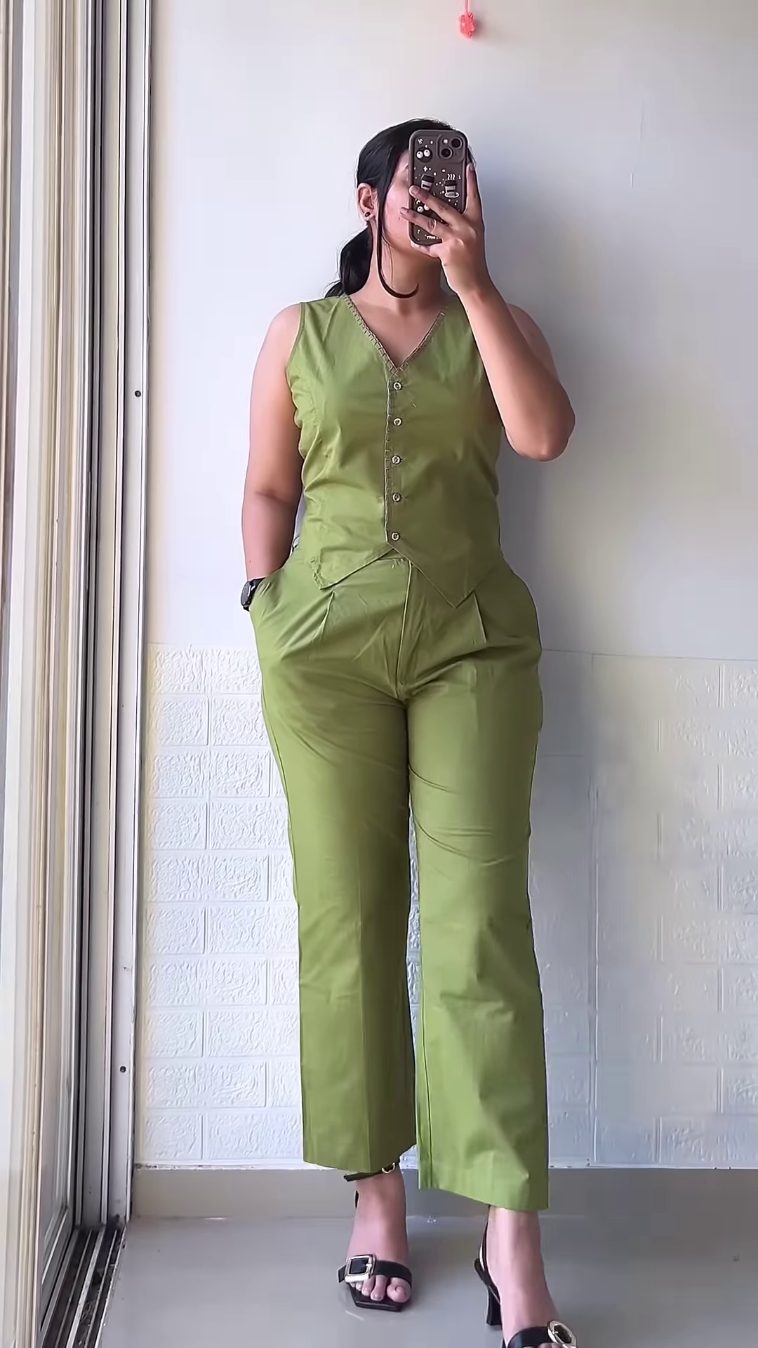 Elegant Black Floral Printed Kurta Set - Image 2