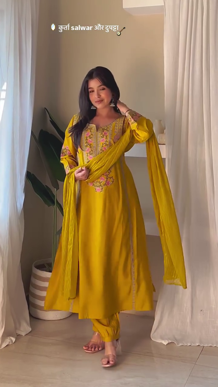 Elegant Magenta Kurta Salwar with Dupatta Set - Image 4