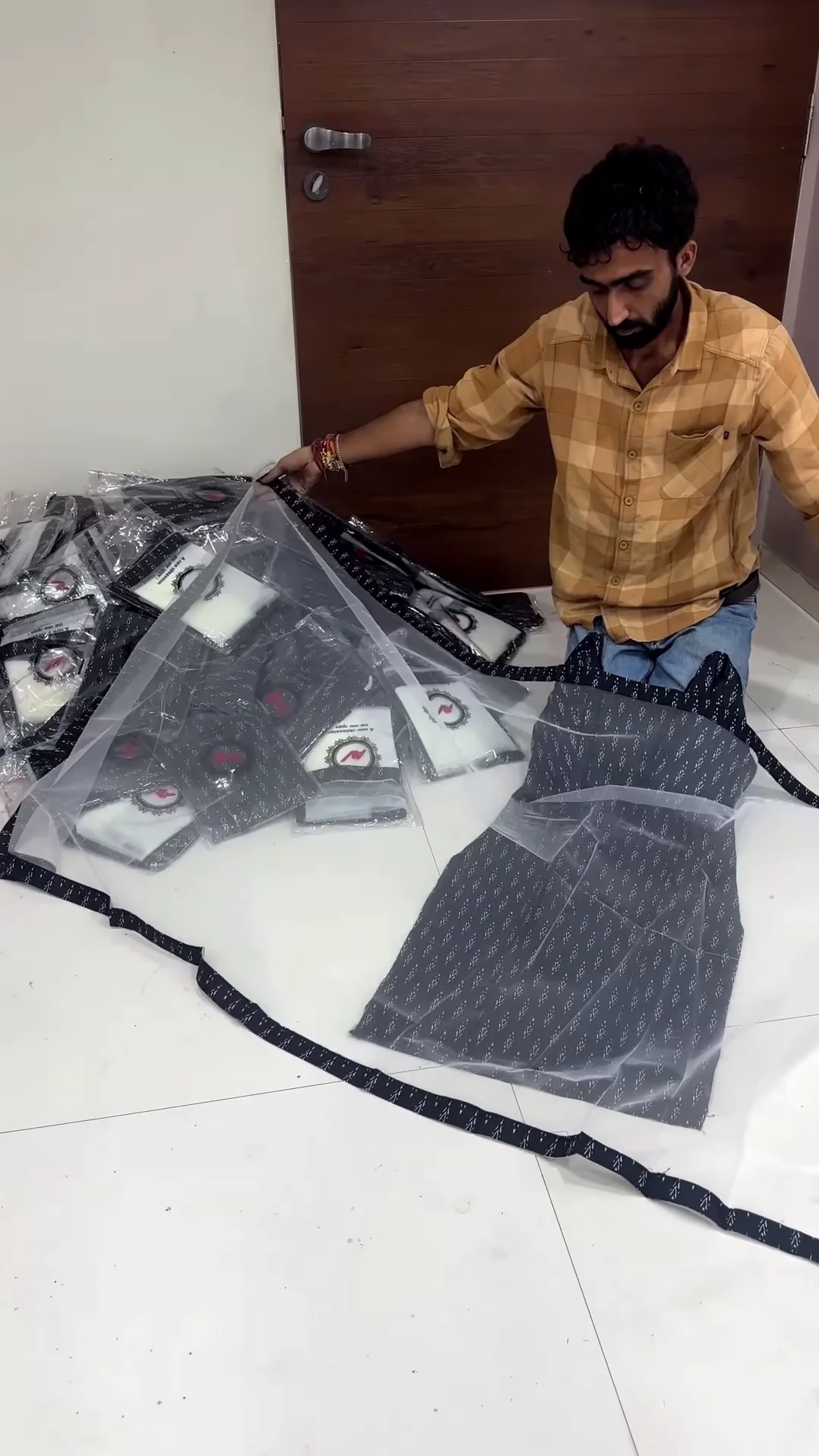 Black & White Printed Sleeveless Cotton Kurti – Stylish & Comfortable