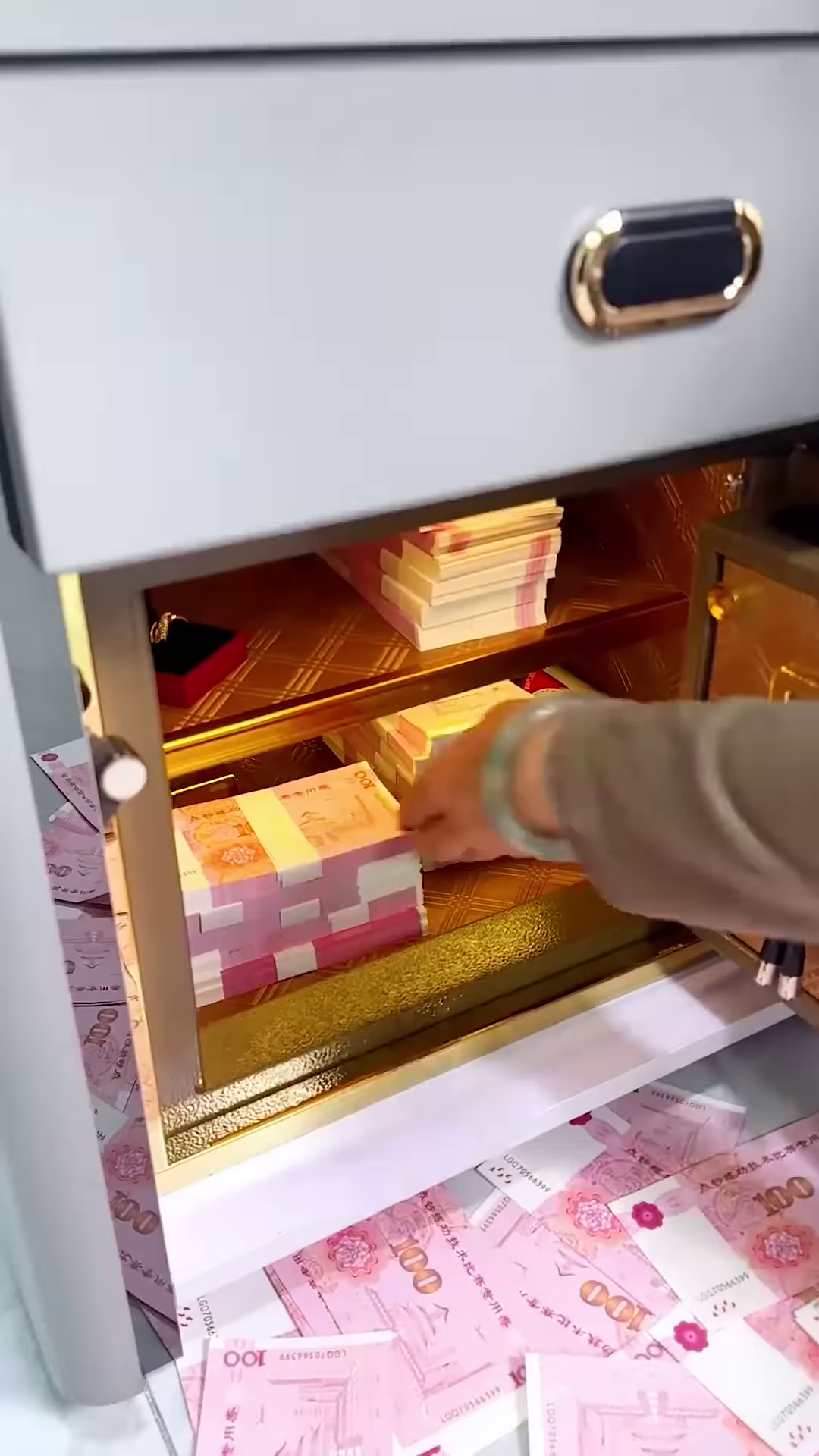 πͺ Smart Nightstand with Touch Lighting & Wireless Charging β Style Meets Functionality! π - Image 2