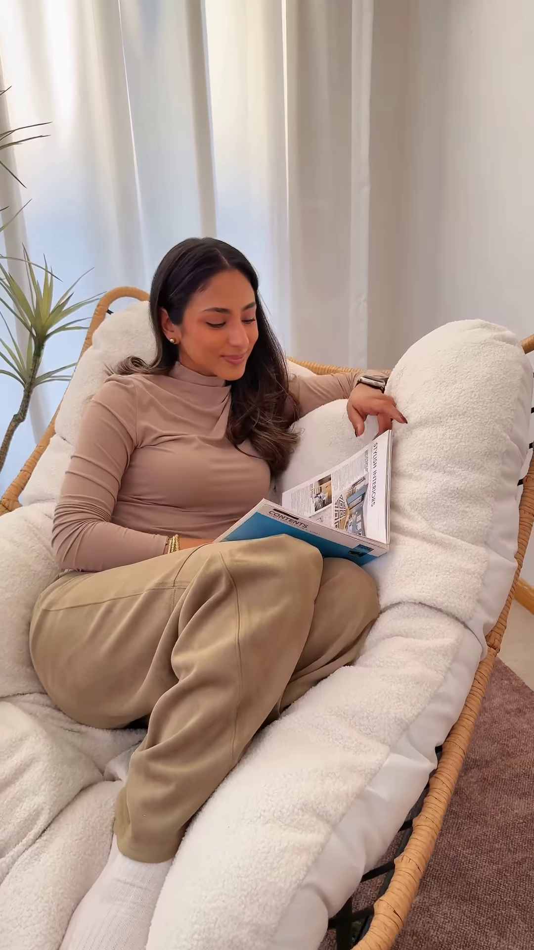 Luxury Papasan Lounge Chair with Ultra-Plush Cushion – Comfy Accent Chair for Living Room, Bedroom, or Reading Nook – Boho Chic Woven Frame with Soft Sherpa-Like Padding