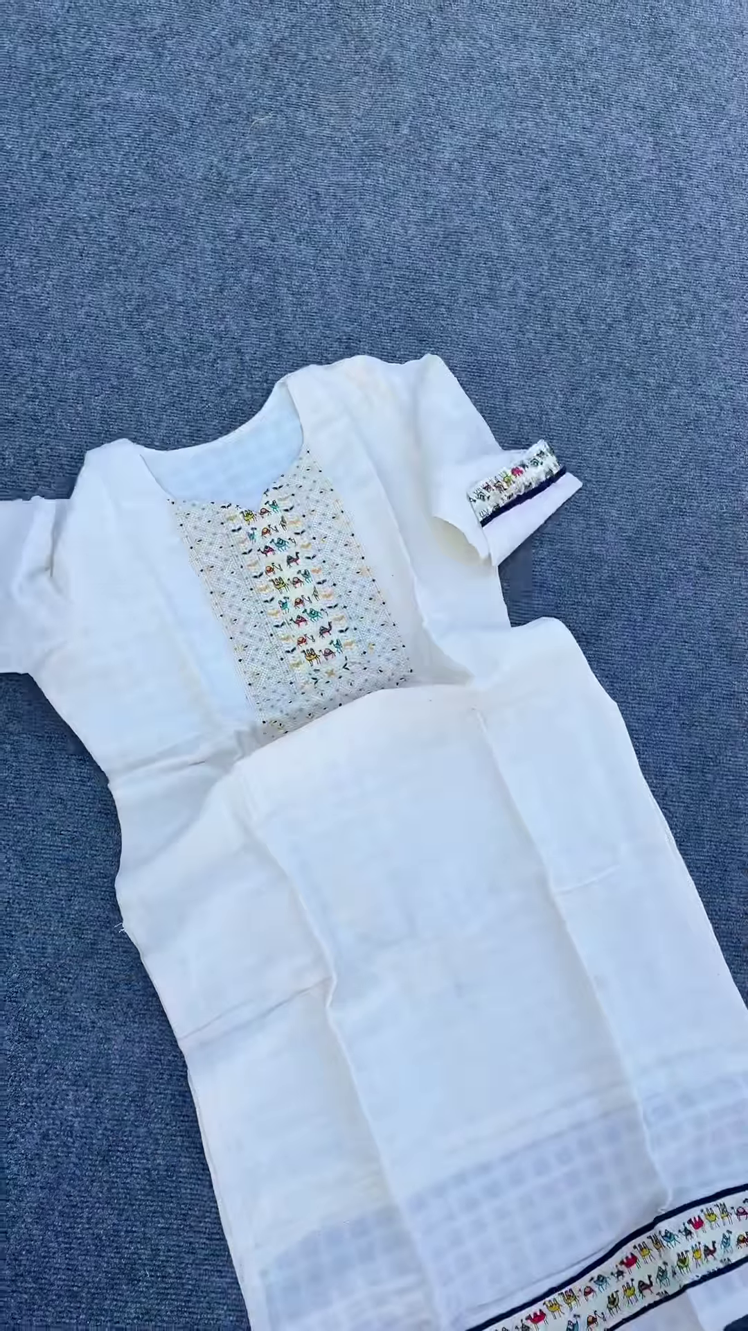 White Embroidered Kurta Set with Animal Motif Dupatta & Pants – Comfort-Focused Ethnicwear for Women - Image 4