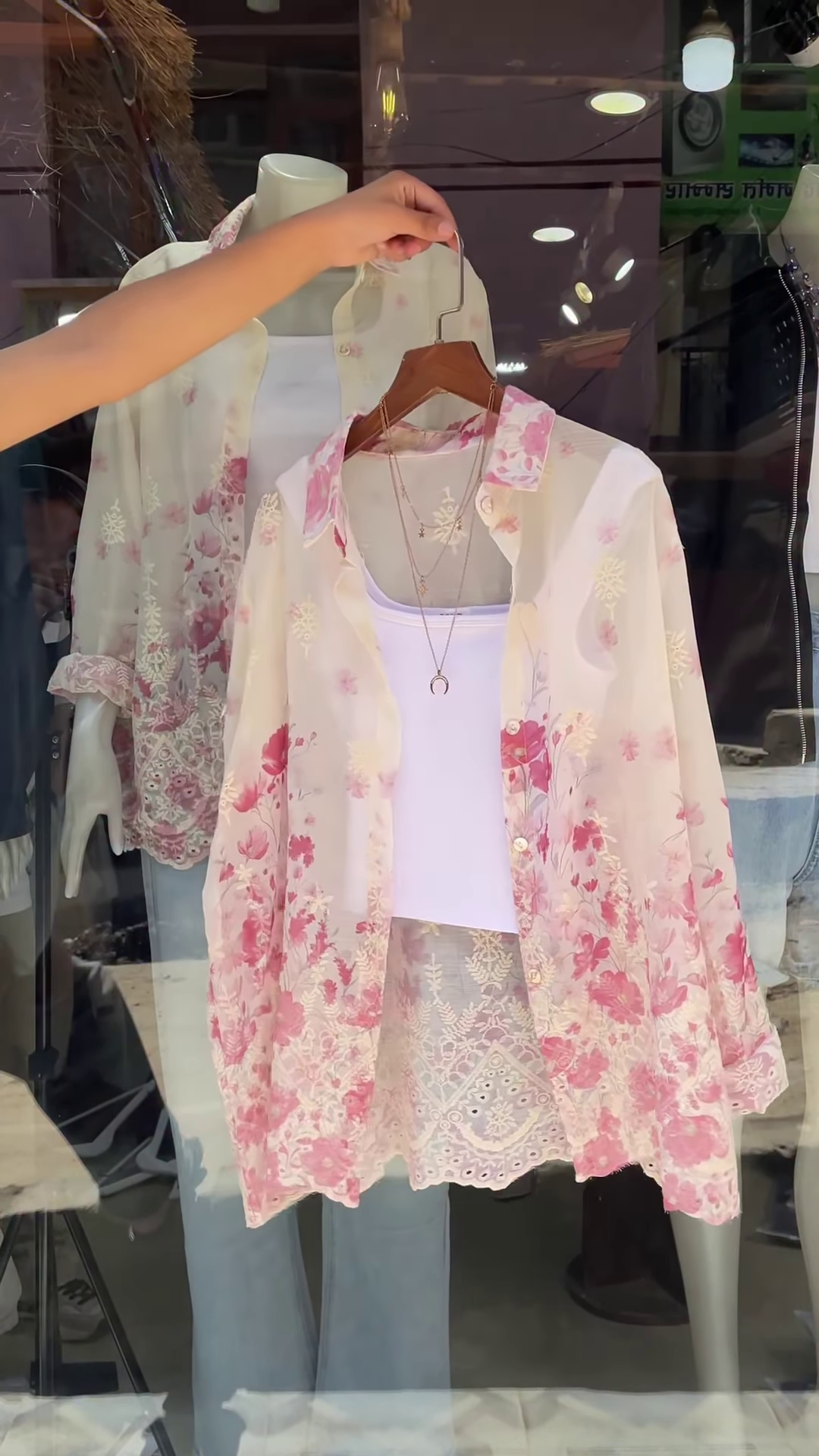 Sheer Floral Lace Blouse in Pink & White β Layered Casualwear for Women - Image 4