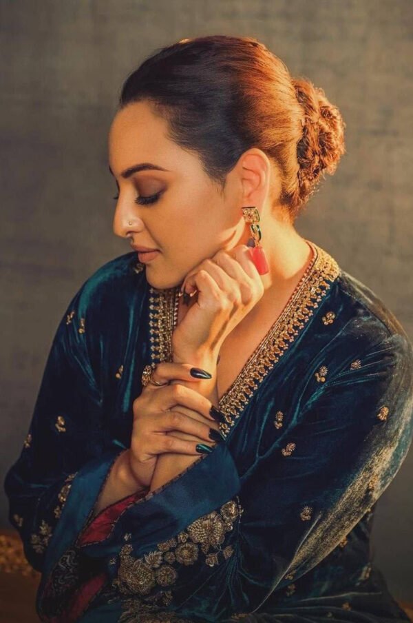 Sonakshi Sinha Inspired Rama Green Velvet Kurta Set